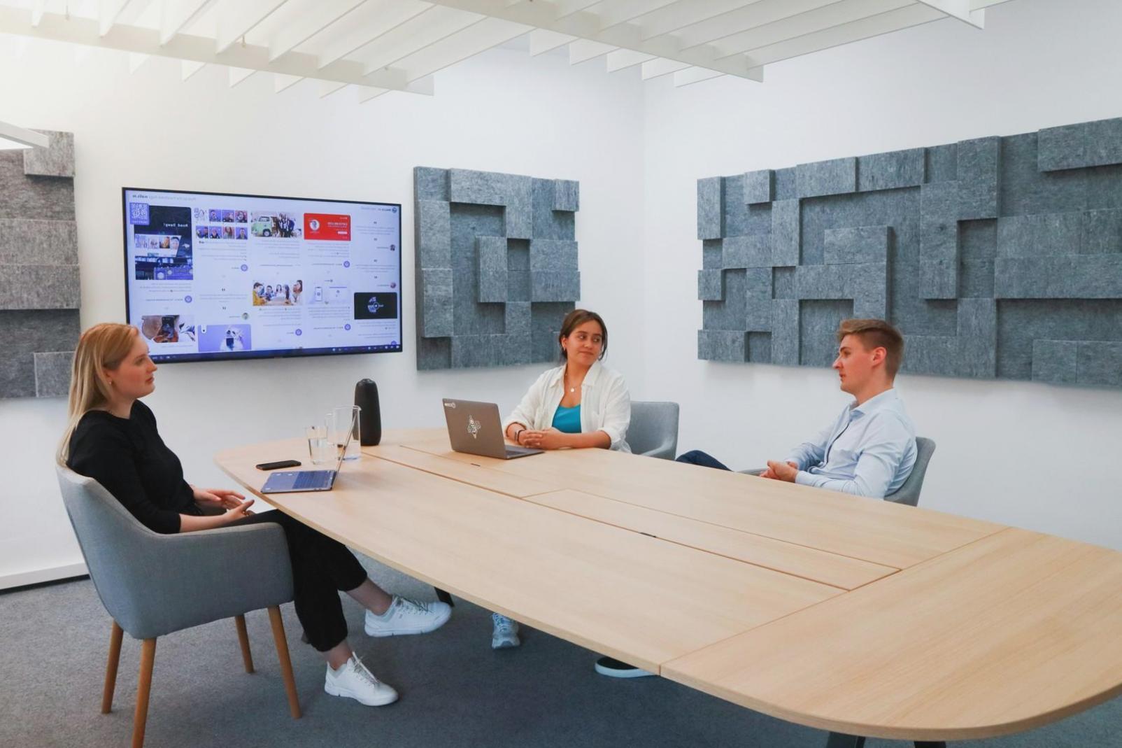 Insurance consultation meeting at Mesh-Connects office in Hat Yai